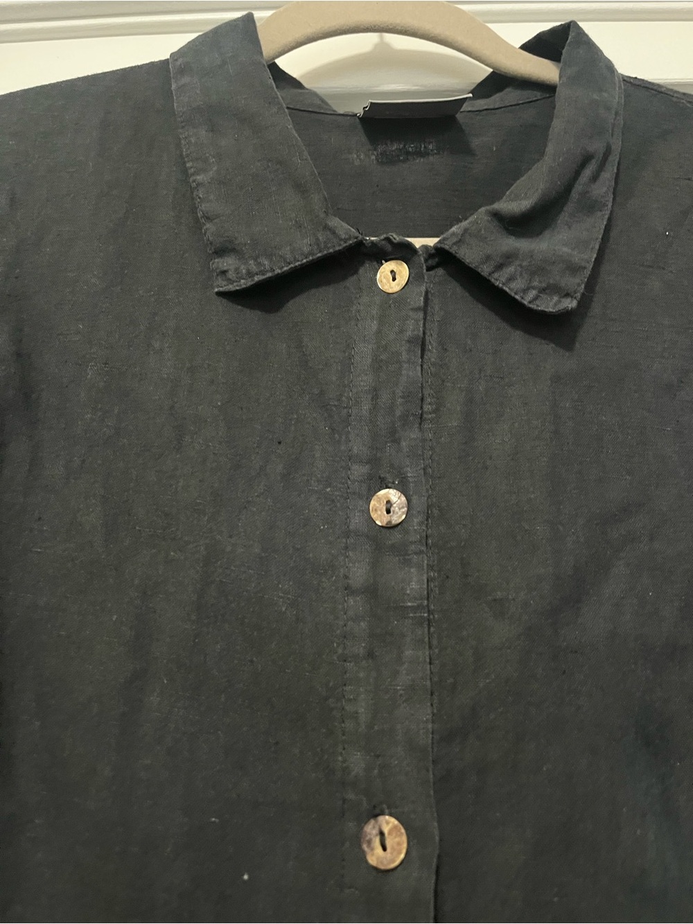 Black Short-Sleeve Button-Up Shirt - Picture 2 of 6